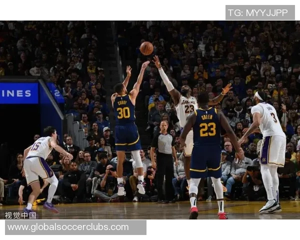 2020年NBA精彩对决回放篮网与勇士的激烈较量与精彩瞬间分析