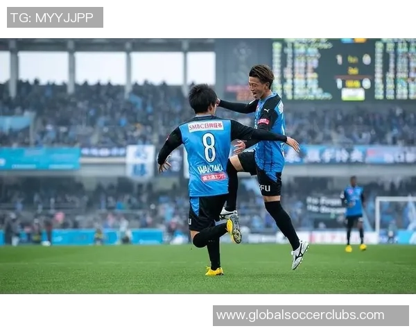 川崎前锋主场迎战水户，争夺联赛积分激战正酣