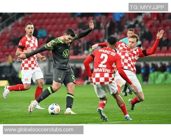 拜仁慕尼黑对阵美因茨比赛前瞻与战术分析全面解读